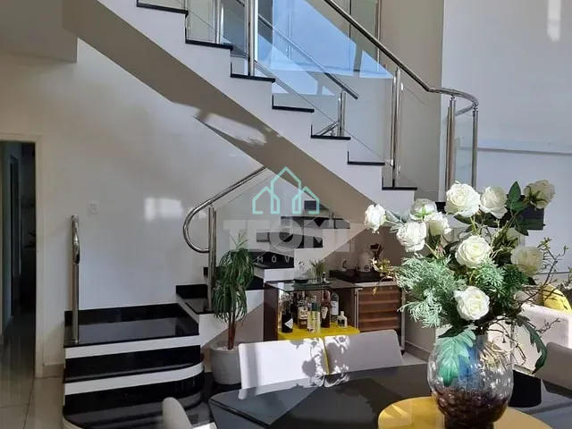 Sobrado com 610m² 4 quartos e 7 banheiros, à venda, no bairro Loteamento Residencial Campos do Conde II em Tremembé