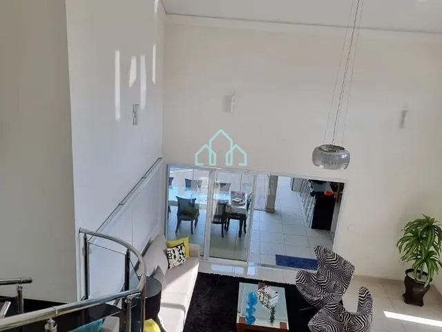 Sobrado com 610m² 4 quartos e 7 banheiros, à venda, no bairro Loteamento Residencial Campos do Conde II em Tremembé