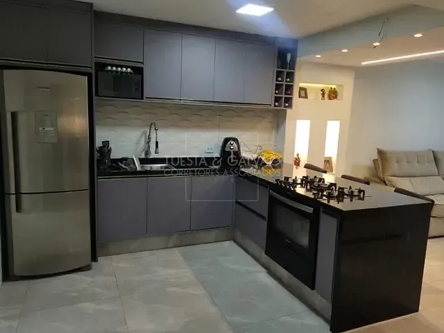 Sobrado com 104m² 3 quartos e 2 banheiros, à venda, no bairro Afonso Pena em São José Dos Pinhais