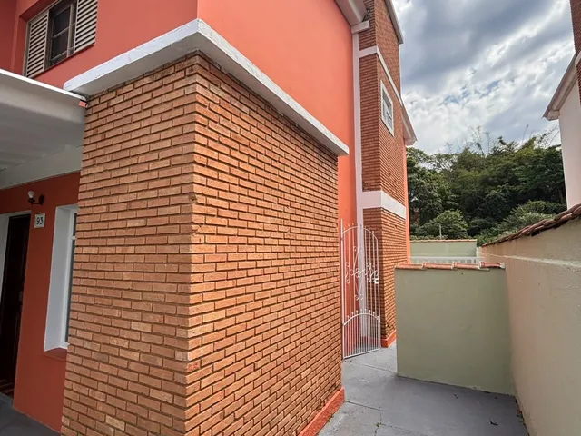 Sobrado com 135m² 2 quartos e 1 banheiro, para alugar, no bairro Vila Thais em Atibaia