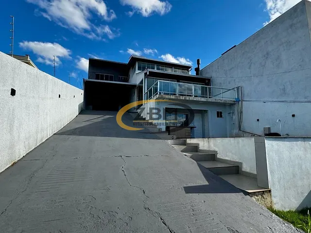 Casa com 360m² 3 quartos e 4 banheiros, à venda, no bairro Portal de Versalhes 1 em Londrina
