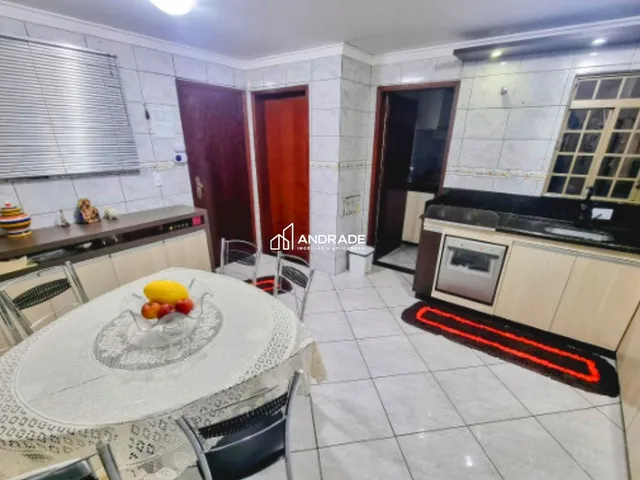Sobrado com 120m² 3 quartos e 3 banheiros, à venda, no bairro Vila São José em Apucarana