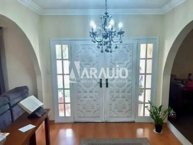 Sobrado com 541m² 3 quartos e 2 banheiros, à venda, no bairro São João em Itajaí