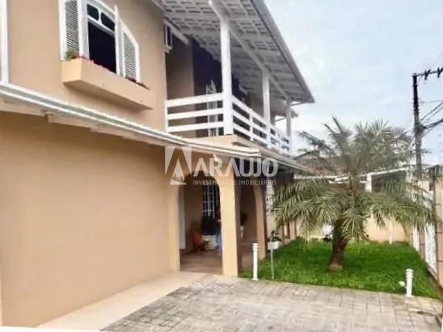 Sobrado com 541m² 3 quartos e 2 banheiros, à venda, no bairro São João em Itajaí