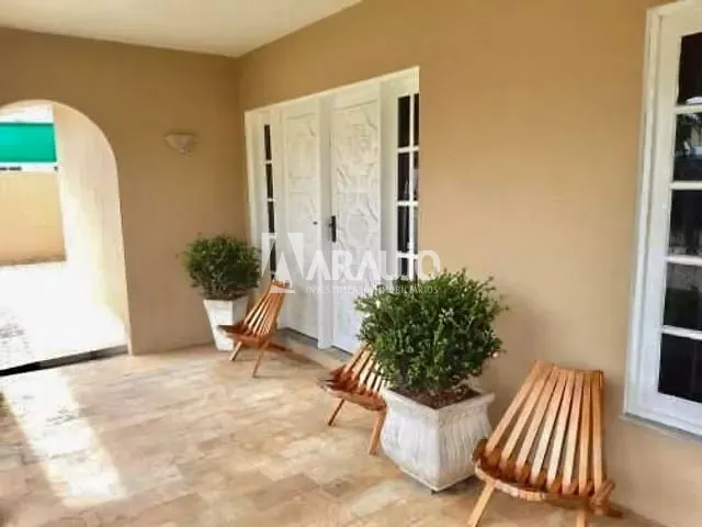 Sobrado com 541m² 3 quartos e 2 banheiros, à venda, no bairro São João em Itajaí