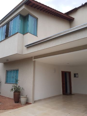 Sobrado com 302m² 3 quartos e 4 banheiros, à venda, no bairro Residencial Porto Seguro em Goiânia
