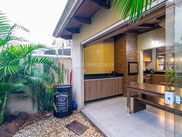 Sobrado com 90m² 3 quartos e 2 banheiros, à venda, no bairro Central Park em Cachoeirinha