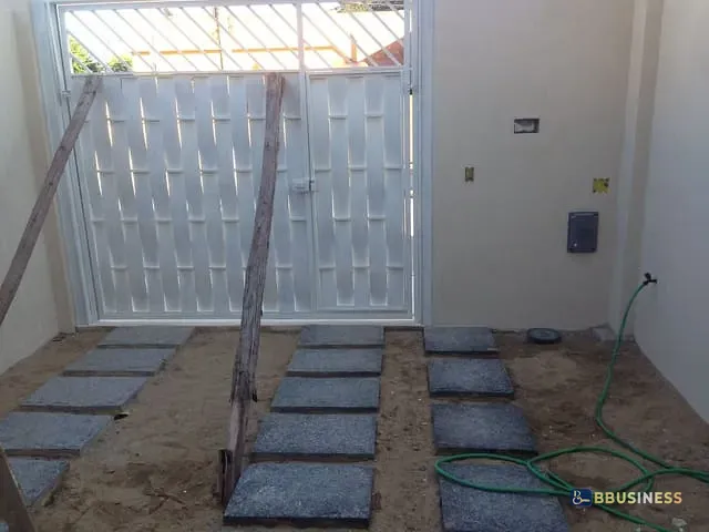 Sobrado com 85m² 2 quartos e 3 banheiros, à venda, no bairro Parque Califórnia em Campos dos Goytacazes