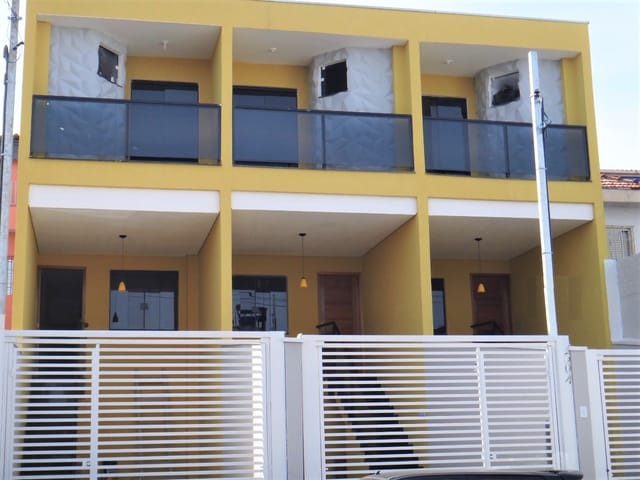 Sobrado com 100m² 3 quartos e 3 banheiros, à venda, no bairro Jardim Eliane em São Paulo