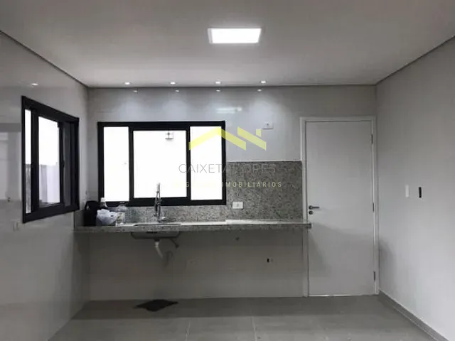 Sobrado 3 quartos e 1 banheiro, à venda, no bairro Parque das Nações em Santo André