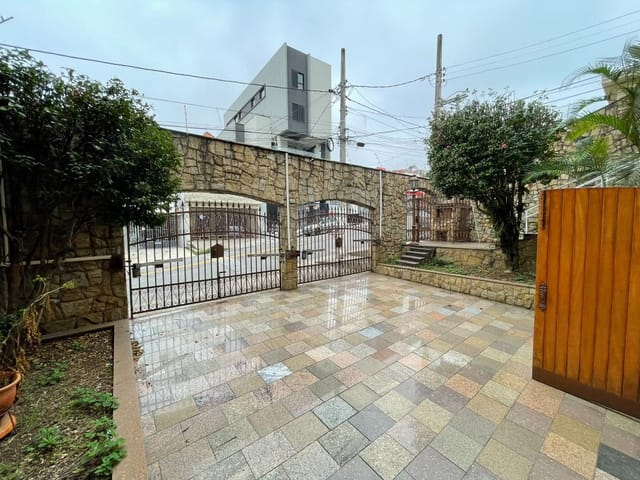 Sobrado com 353m² 6 quartos e 7 banheiros, à venda, no bairro Vila Carrão em São Paulo