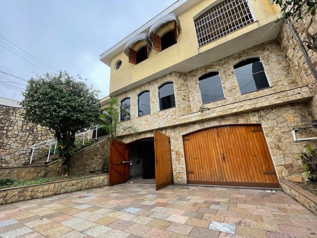 Sobrado com 353m² 6 quartos e 7 banheiros, à venda, no bairro Vila Carrão em São Paulo