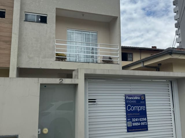 Sobrado 2 quartos e 3 banheiros, à venda, no bairro Centro em Itajaí
