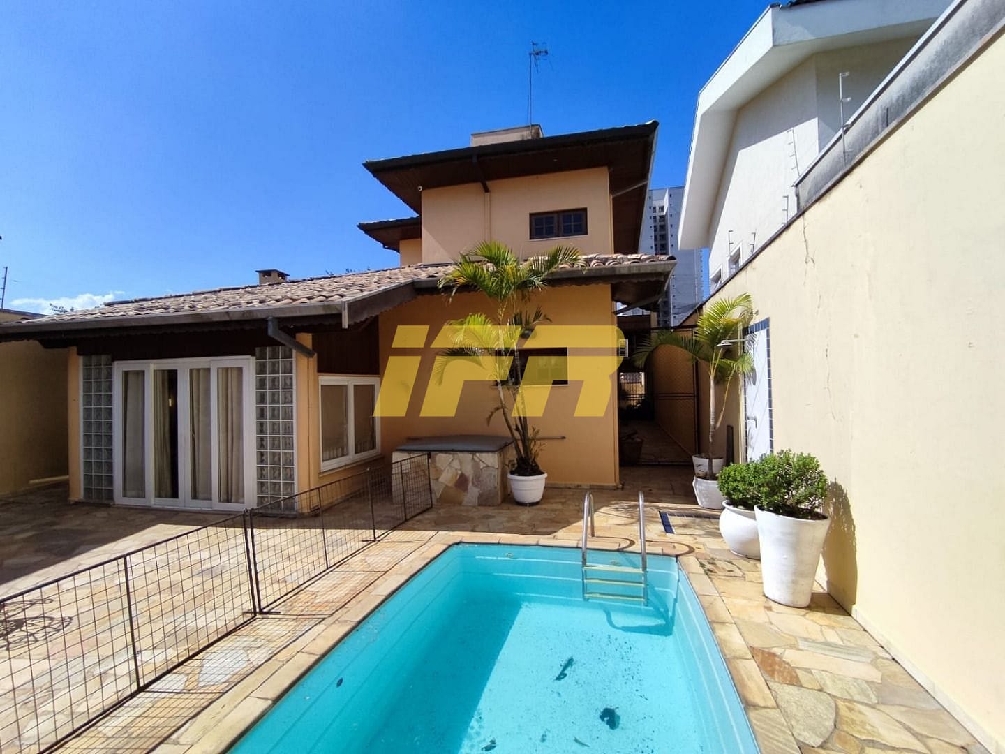 Sobrado, 4 quartos, 300 m² - Foto 1