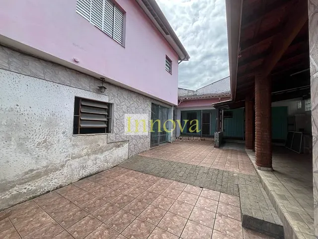 Sobrado com 300m² 2 quartos e 3 banheiros, à venda, no bairro Indaiá em Caraguatatuba