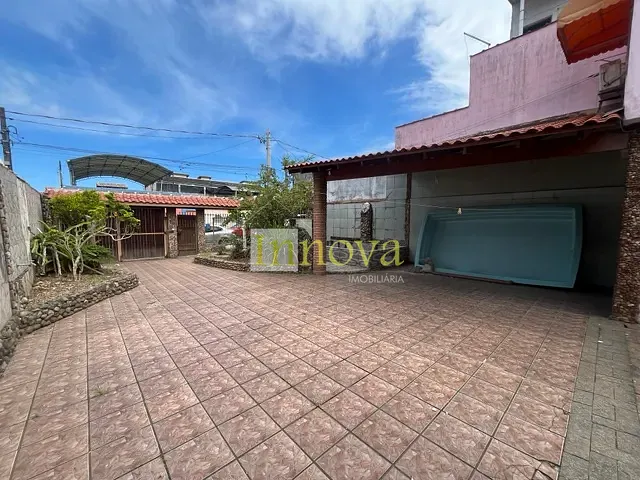 Sobrado com 300m² 2 quartos e 3 banheiros, à venda, no bairro Indaiá em Caraguatatuba