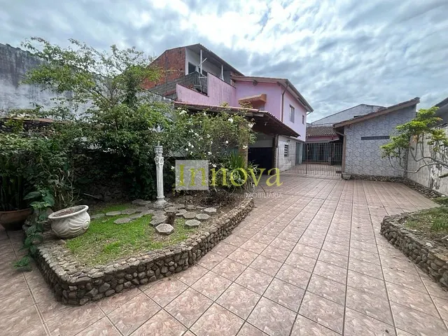 Sobrado com 300m² 2 quartos e 3 banheiros, à venda, no bairro Indaiá em Caraguatatuba