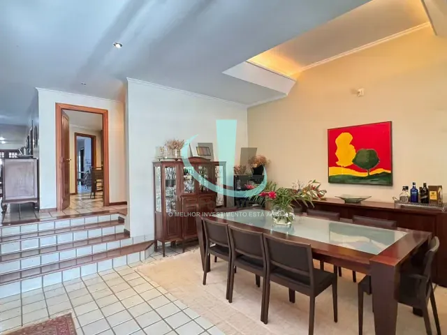 Sobrado com 805m² 5 quartos e 7 banheiros, à venda, no bairro Centro em Araraquara