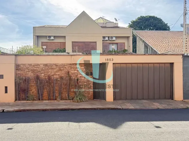 Sobrado com 805m² 5 quartos e 7 banheiros, à venda, no bairro Centro em Araraquara
