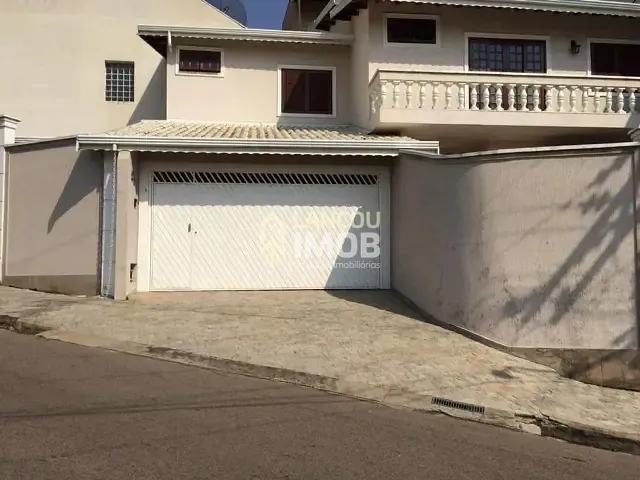 Sobrado com 221m² 3 quartos e 3 banheiros, à venda, no bairro Vila Galvão em Jundiaí