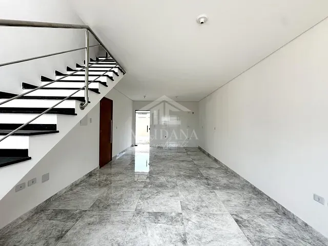 Sobrado com 136m² 3 quartos e 2 banheiros, à venda, no bairro Costeira em São José dos Pinhais