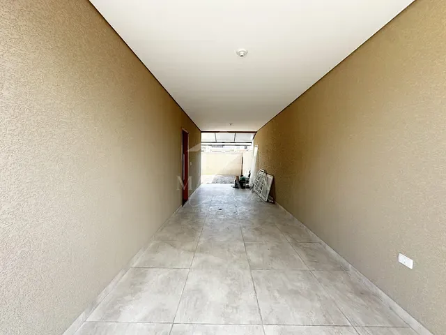 Sobrado com 136m² 3 quartos e 2 banheiros, à venda, no bairro Costeira em São José dos Pinhais