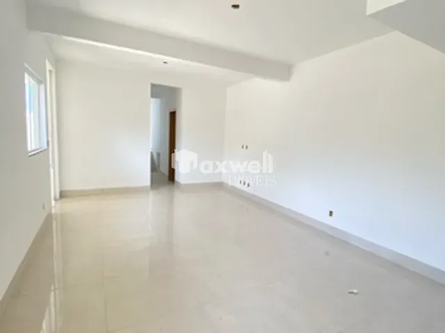 Sobrado com 200m² 3 quartos e 3 banheiros, à venda, no bairro Setor Serra Dourada - 2ª Etapa em Aparecida de Goiânia