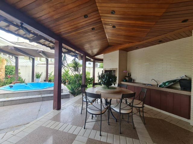 Sobrado com 1048m² 4 quartos e 5 banheiros, à venda, no bairro Cidade Vera Cruz - Jardins Viena em Aparecida de Goiânia