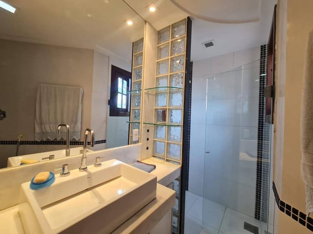 Sobrado com 1048m² 4 quartos e 5 banheiros, à venda, no bairro Cidade Vera Cruz - Jardins Viena em Aparecida de Goiânia