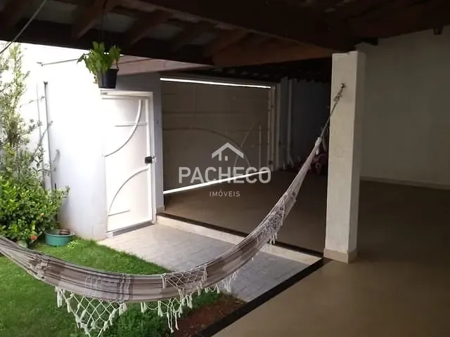 Sobrado com 250m² 4 quartos e 3 banheiros, à venda, no bairro Jardim Souza Queiroz em Santa Bárbara D'Oeste
