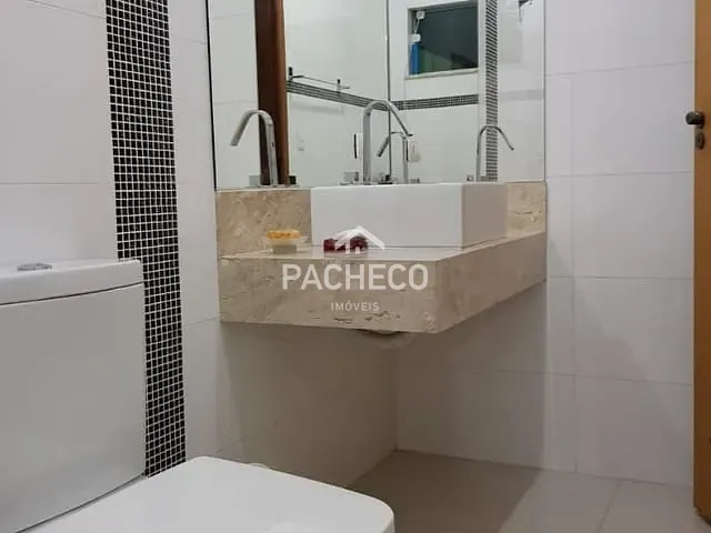 Sobrado com 250m² 4 quartos e 3 banheiros, à venda, no bairro Jardim Souza Queiroz em Santa Bárbara D'Oeste