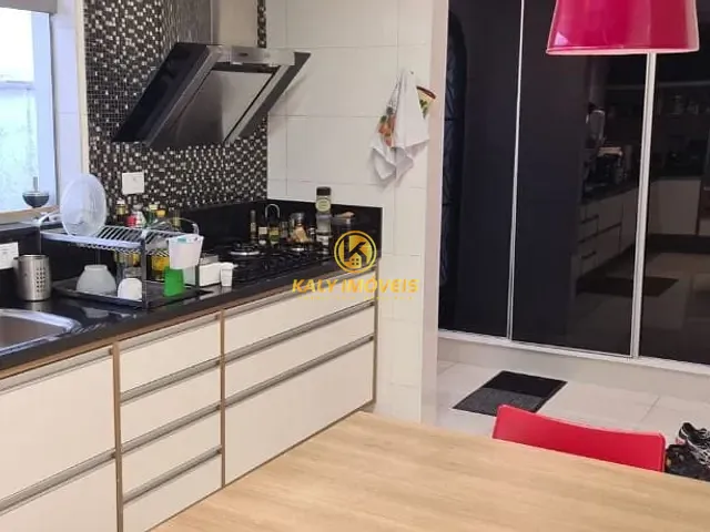 Sobrado 3 quartos e 3 banheiros, à venda, no bairro Água Rasa em São Paulo
