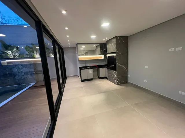 Sobrado com 250m² 3 quartos e 5 banheiros, à venda, no bairro Jardim Montecatini em Londrina