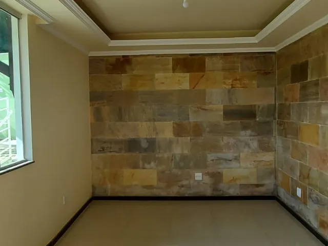 Sobrado com 150m² 3 quartos e 2 banheiros, à venda, no bairro Parque Xangri-Lá em Contagem