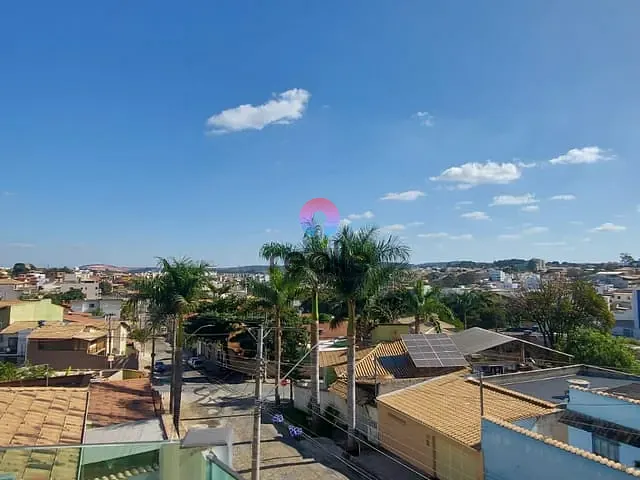 Sobrado com 150m² 3 quartos e 2 banheiros, à venda, no bairro Parque Xangri-Lá em Contagem