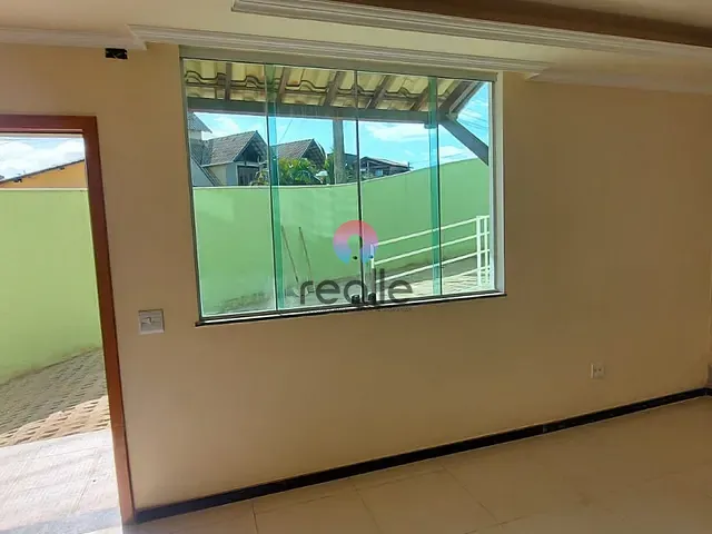 Sobrado com 150m² 3 quartos e 2 banheiros, à venda, no bairro Parque Xangri-Lá em Contagem
