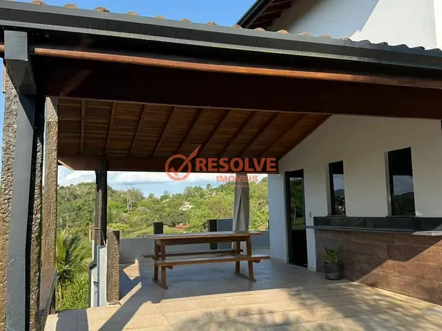 Casa com 1091m² 3 quartos e 5 banheiros, à venda, no bairro Paião em Guararema