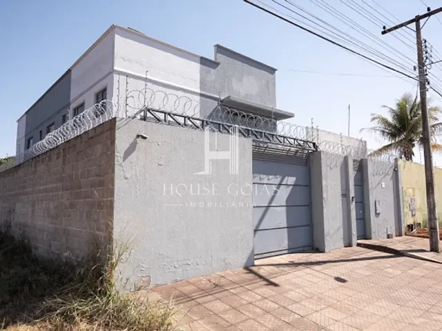 Sobrado com 403m² 5 quartos e 3 banheiros, à venda, no bairro Vera Cruz em Aparecida de Goiânia