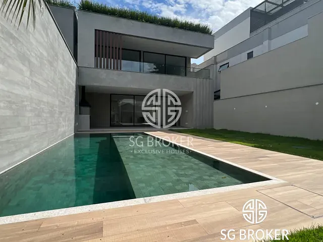 Sobrado com 450m² 5 quartos e 6 banheiros, à venda, no bairro Barra da Tijuca em Rio de Janeiro