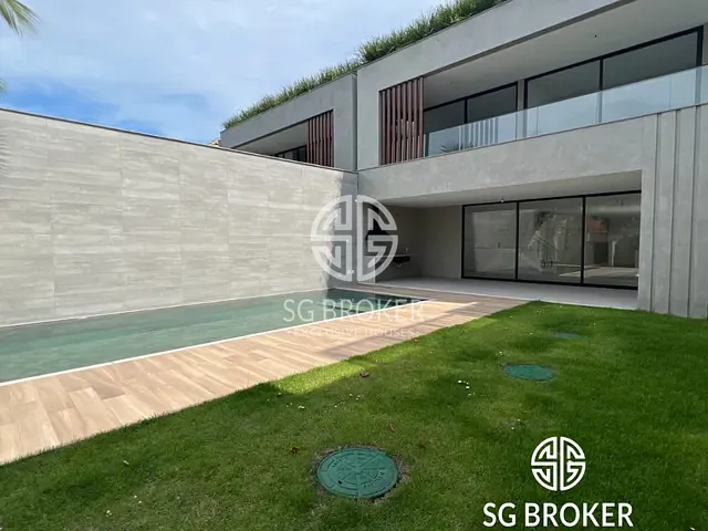 Sobrado com 450m² 5 quartos e 6 banheiros, à venda, no bairro Barra da Tijuca em Rio de Janeiro