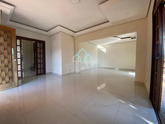 Sobrado com 250m² 3 quartos e 2 banheiros, à venda, no bairro Campos Elíseos em Taubaté