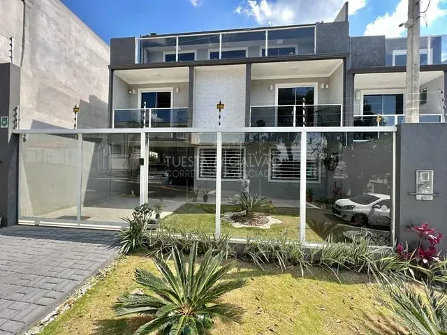 Sobrado com 150m² 4 quartos e 4 banheiros, à venda, no bairro Capão Raso em Curitiba