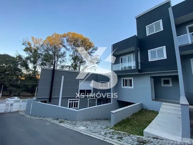 Sobrado 3 quartos e 4 banheiros, para alugar, no bairro São Lourenço em Curitiba