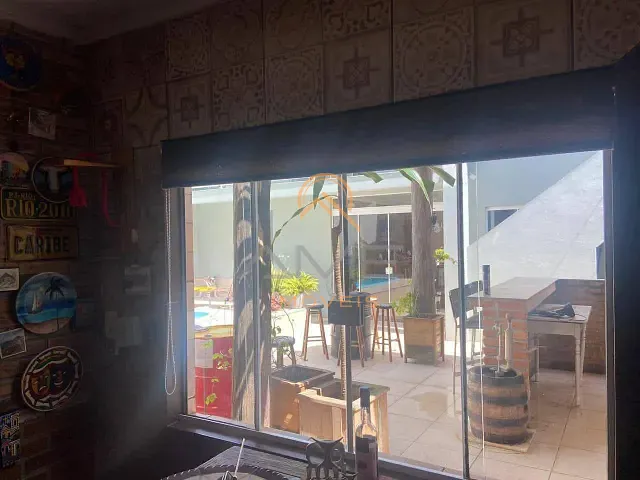Sobrado com 410m² 7 quartos e 4 banheiros, à venda, no bairro Laranjal em Pelotas