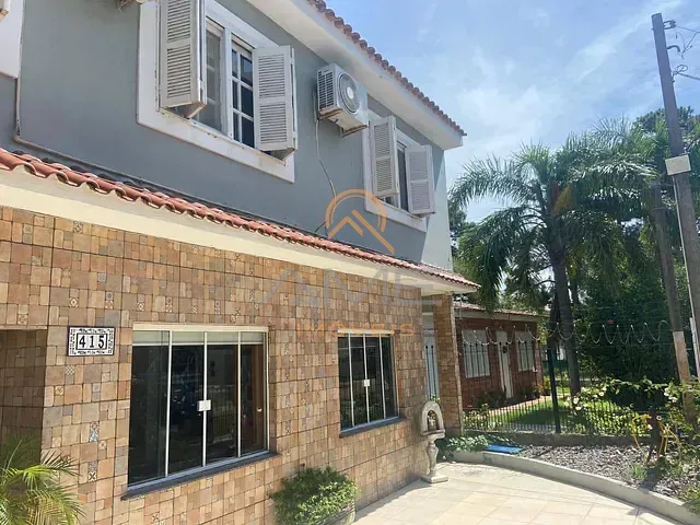Sobrado com 410m² 7 quartos e 4 banheiros, à venda, no bairro Laranjal em Pelotas