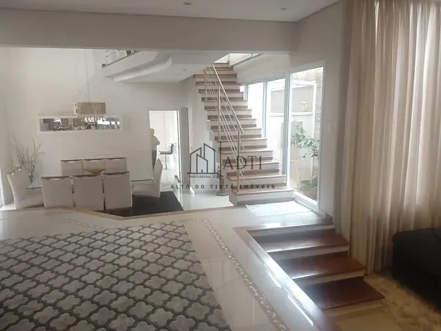 Sobrado com 380m² 3 quartos e 5 banheiros, à venda, no bairro Vila Oliveira em Mogi das Cruzes