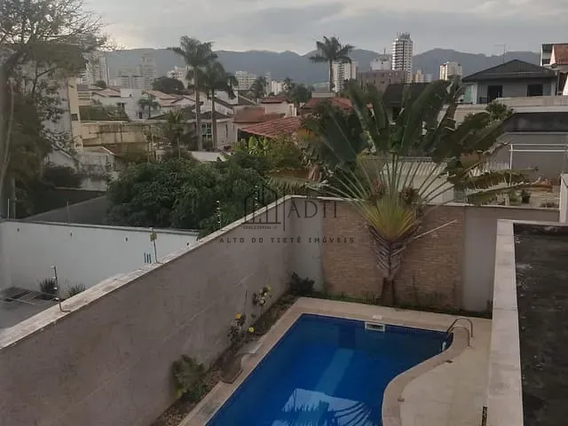 Sobrado com 380m² 3 quartos e 5 banheiros, à venda, no bairro Vila Oliveira em Mogi das Cruzes