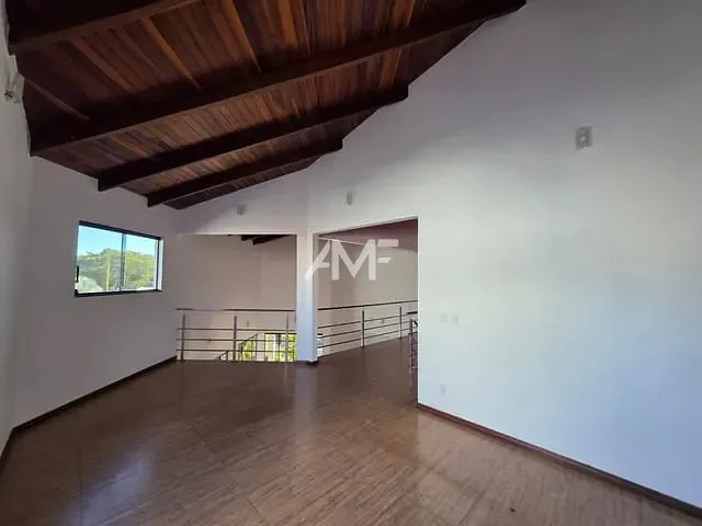 Sobrado com 580m² 4 quartos e 6 banheiros, à venda, no bairro Setor Habitacional Vicente Pires - Trecho 1 em Brasília