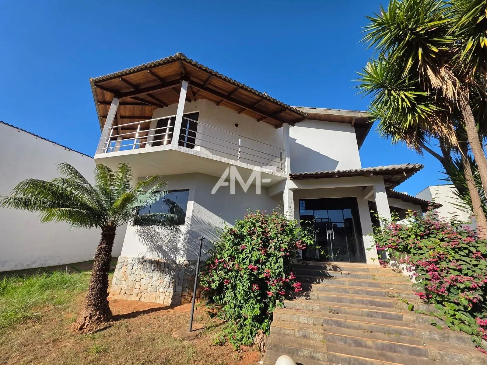 Sobrado, 4 quartos, 350 m² - Foto 1
