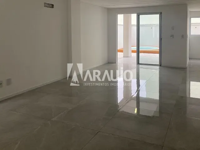 Sobrado com 163m² 3 quartos e 3 banheiros, à venda, no bairro São João em Itajaí